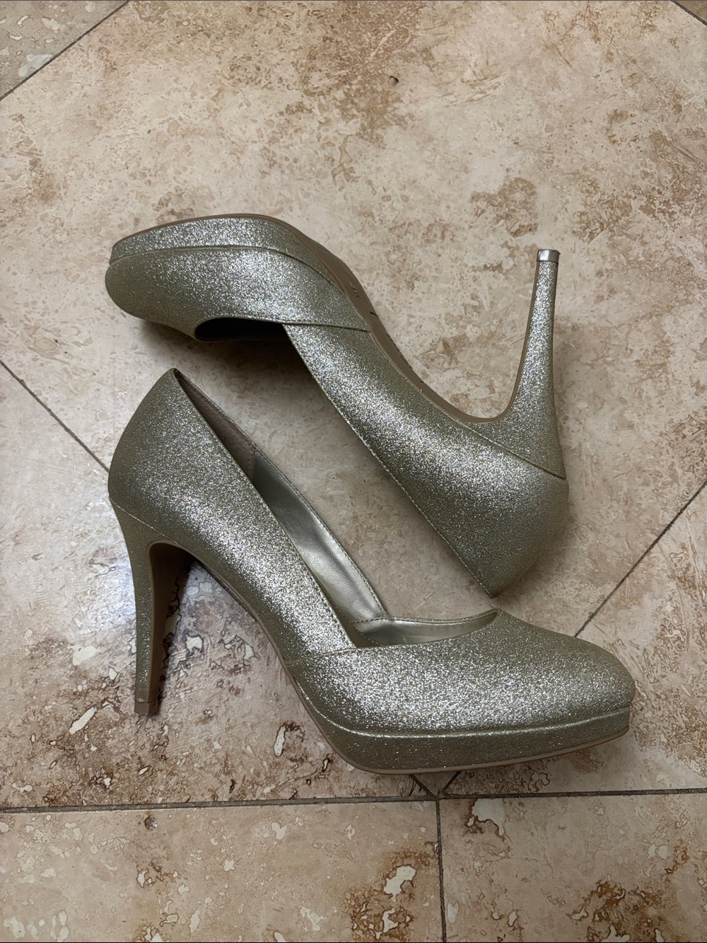 FIONI Clothing Gold Glitter High Heel Pumps